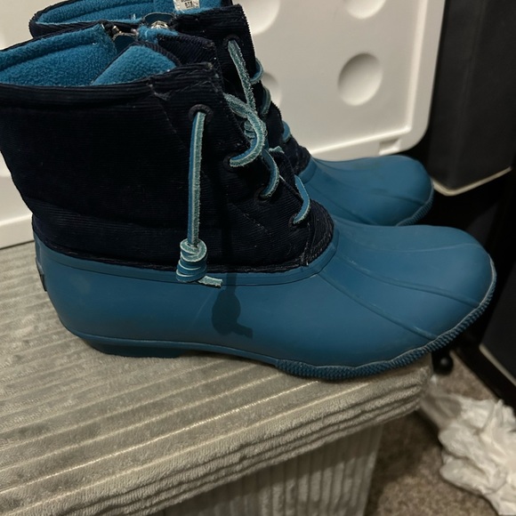 Sperrys - Picture 2 of 4